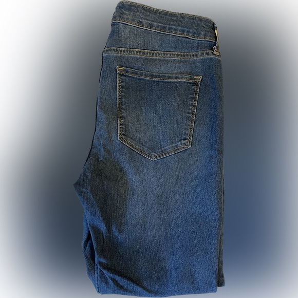 Old Navy Super Skinny Ankle Jeans - Picture 5 of 5